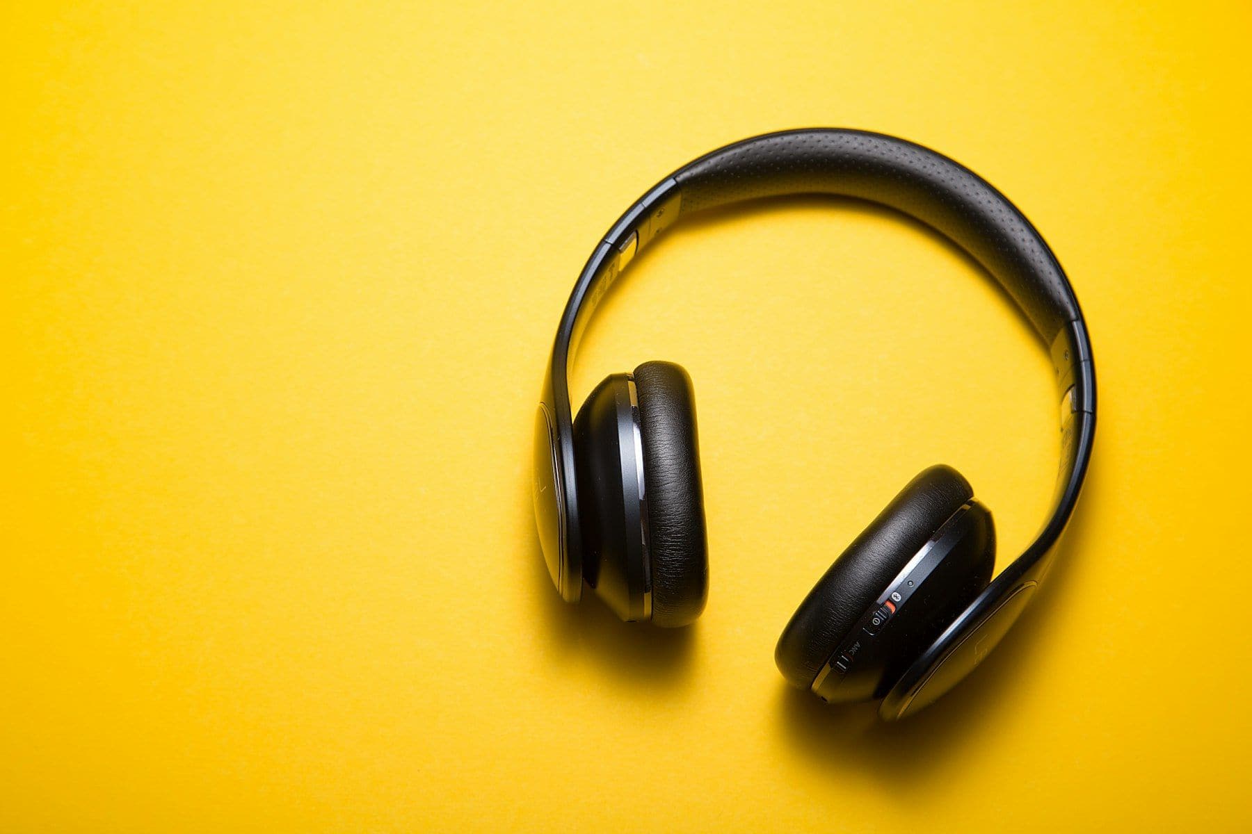 Headphones photographed as an electronics catalogue product